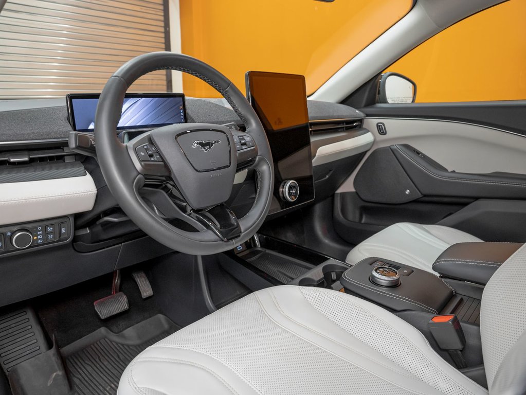 2022 Ford Mustang Mach-E in St-Jérôme, Quebec - 2 - w1024h768px