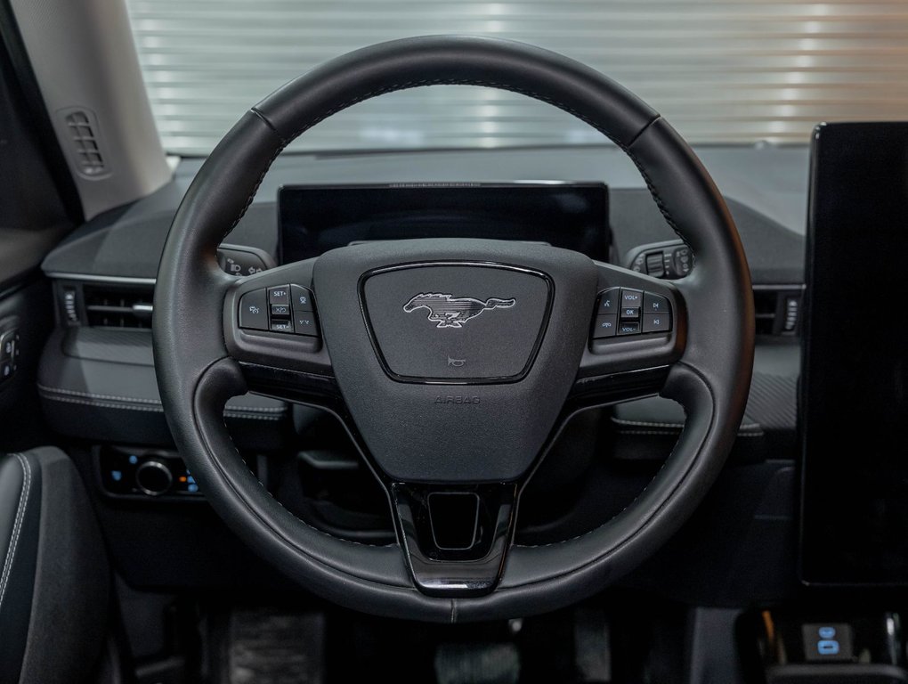 Ford Mustang Mach-E  2024 à St-Jérôme, Québec - 22 - w1024h768px