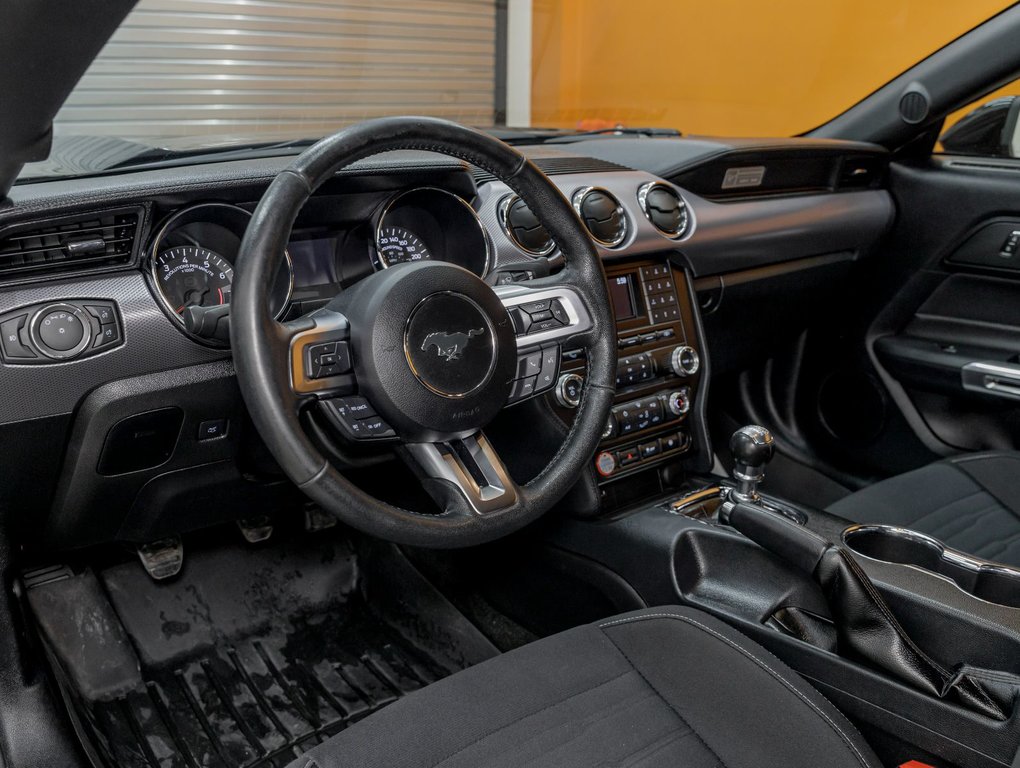 2017 Ford Mustang in St-Jérôme, Quebec - 2 - w1024h768px
