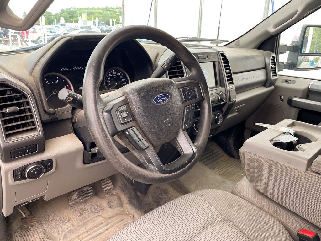 Ford Super Duty F-250 SRW  2022 à St-Jérôme, Québec - 3 - w1024h768px