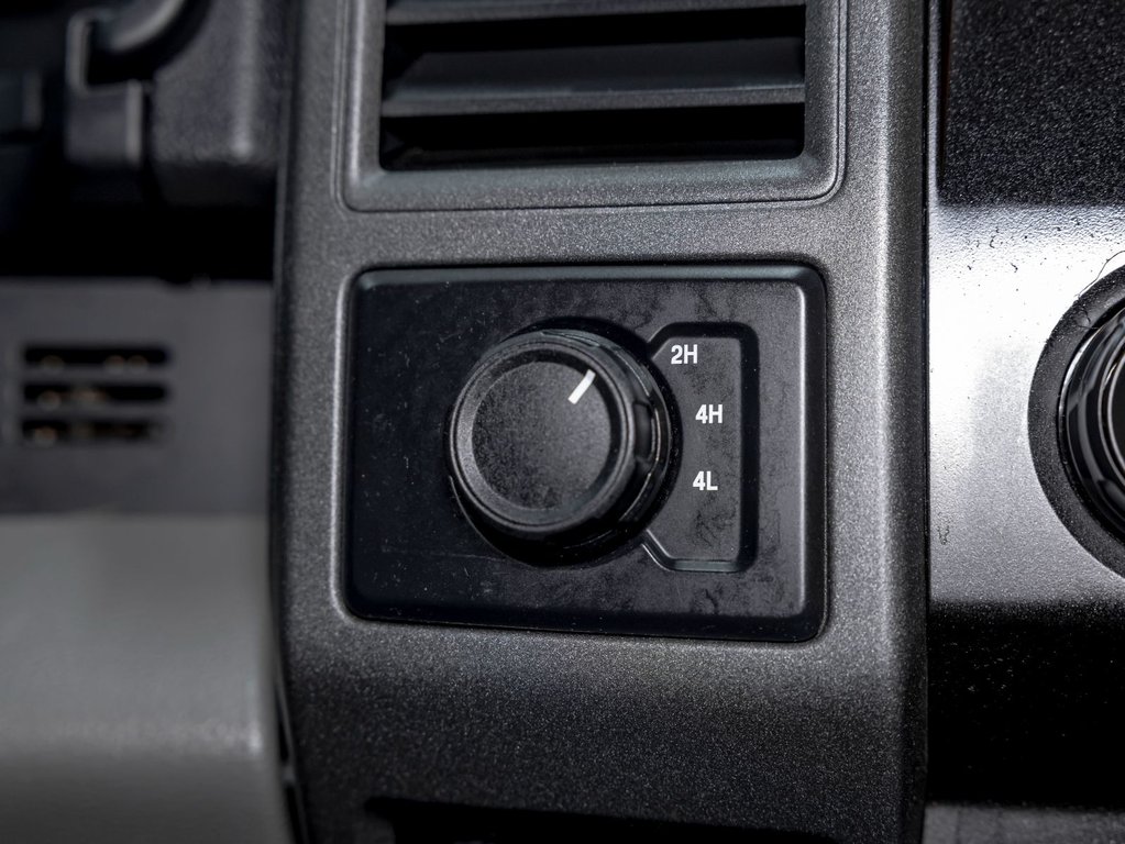 Ford Super Duty F-350 DRW  2021 à St-Jérôme, Québec - 24 - w1024h768px