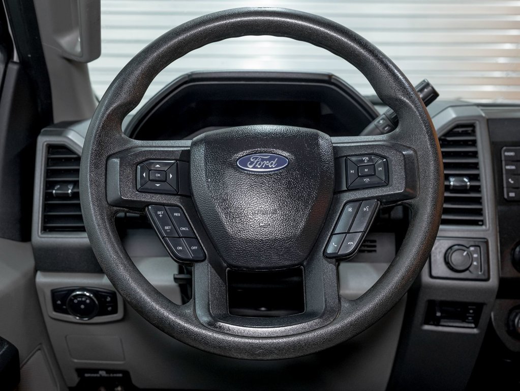 Ford Super Duty F-350 DRW  2021 à St-Jérôme, Québec - 12 - w1024h768px