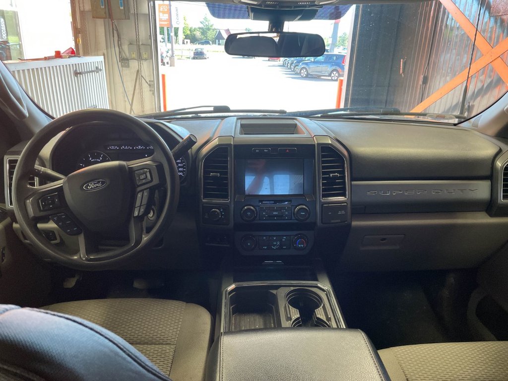 2022 Ford Super Duty F-350 SRW in St-Jérôme, Quebec - 10 - w1024h768px