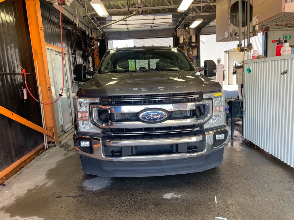 2022 Ford Super Duty F-350 SRW in St-Jérôme, Quebec - 4 - w1024h768px