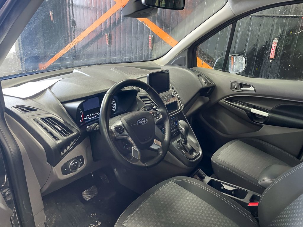 Ford Transit Connect Wagon  2023 à St-Jérôme, Québec - 4 - w1024h768px