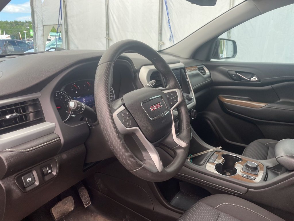 GMC Acadia  2023 à St-Jérôme, Québec - 3 - w1024h768px