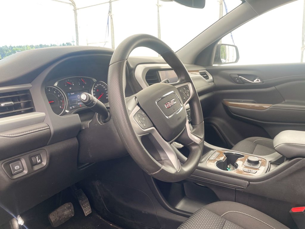 GMC Acadia  2023 à St-Jérôme, Québec - 4 - w1024h768px