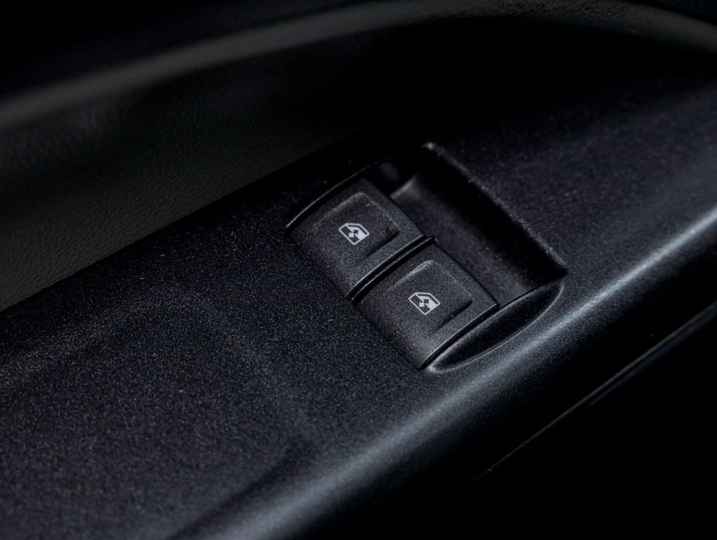 2021 GMC Canyon in St-Jérôme, Quebec - 21 - w1024h768px