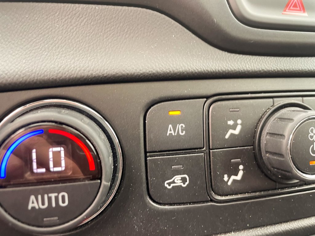 2020 GMC Terrain in St-Jérôme, Quebec - 17 - w1024h768px