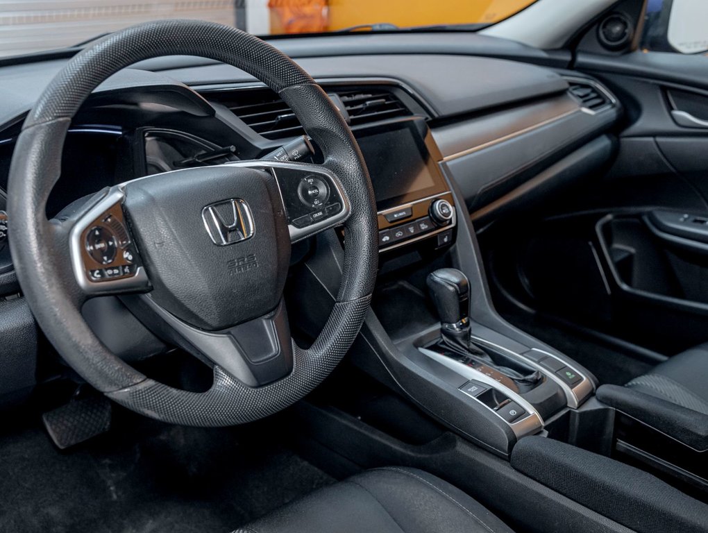 2018 Honda Civic in St-Jérôme, Quebec - 4 - w1024h768px