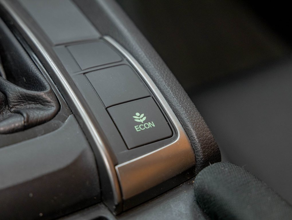 2018 Honda Civic in St-Jérôme, Quebec - 22 - w1024h768px