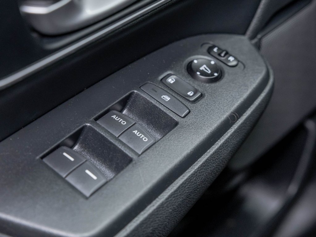 2020 Honda CR-V in St-Jérôme, Quebec - 24 - w1024h768px