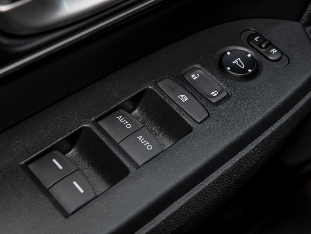 2021 Honda CR-V in St-Jérôme, Quebec - 25 - w1024h768px