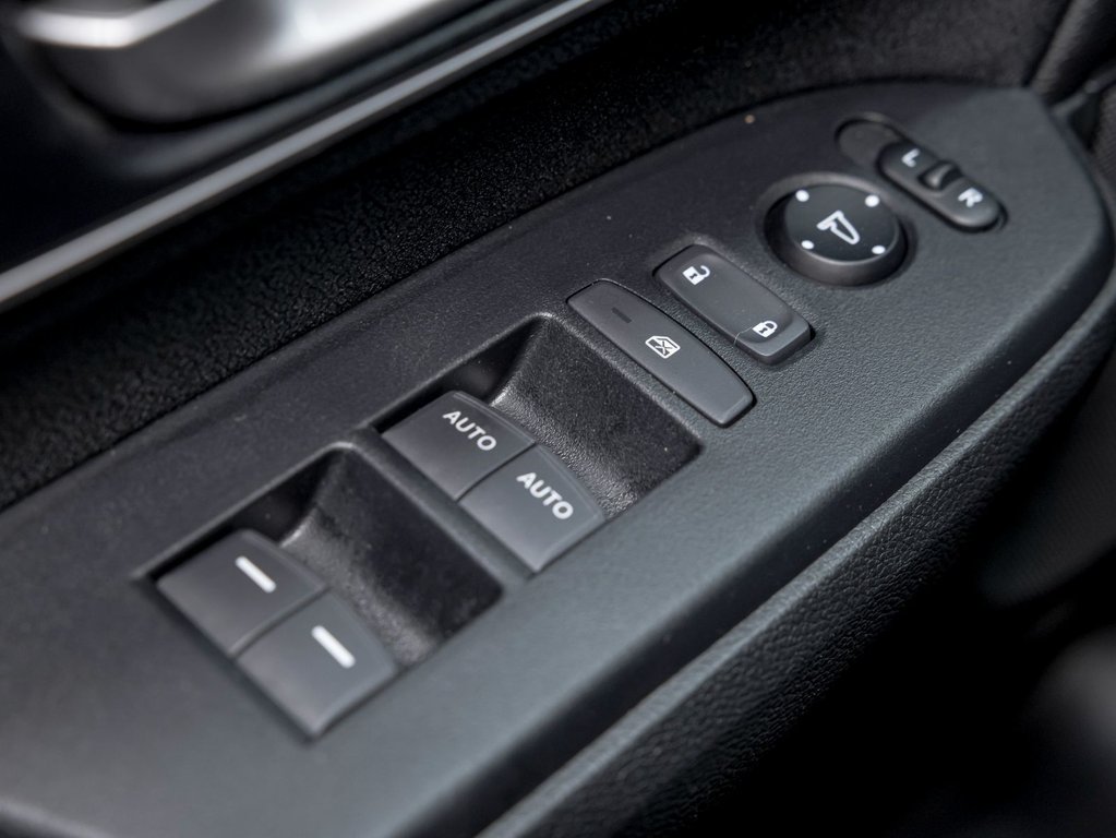 2021 Honda CR-V in St-Jérôme, Quebec - 26 - w1024h768px