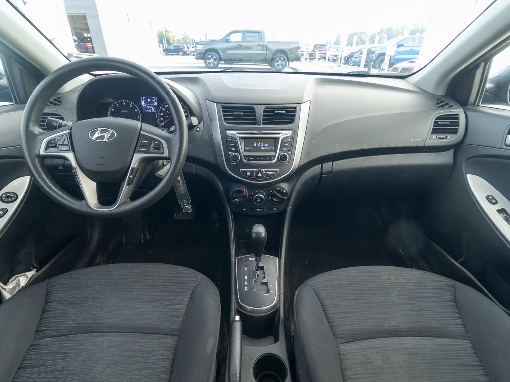 2017 Hyundai Accent in St-Jérôme, Quebec - 12 - w1024h768px