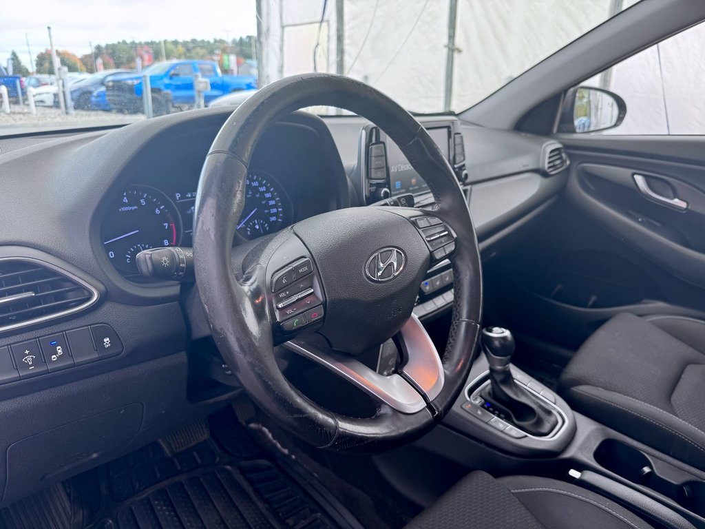 2018 Hyundai Elantra GT in St-Jérôme, Quebec - 3 - w1024h768px