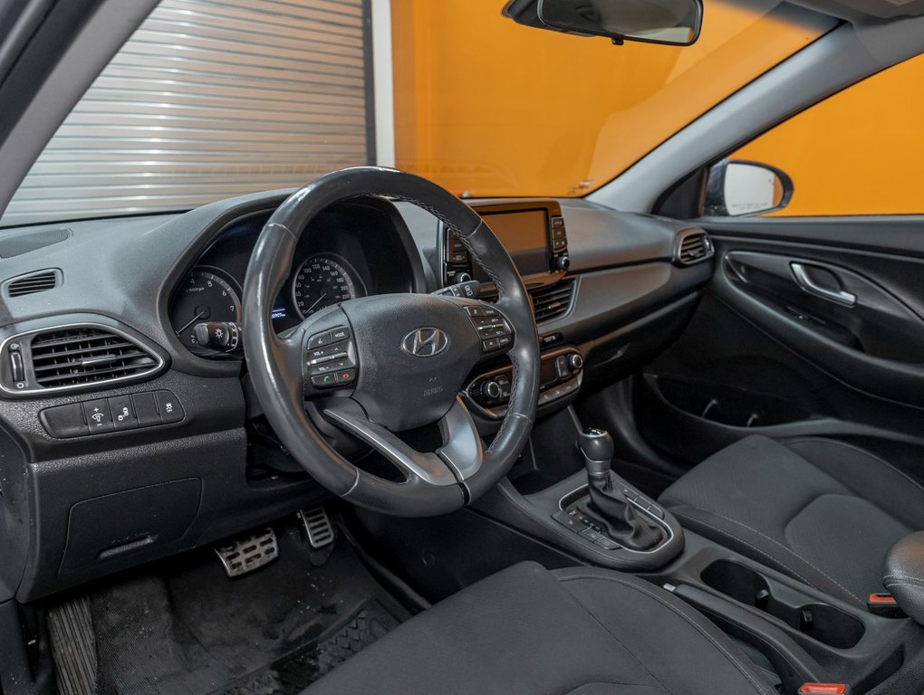 Hyundai Elantra GT  2018 à St-Jérôme, Québec - 2 - w1024h768px