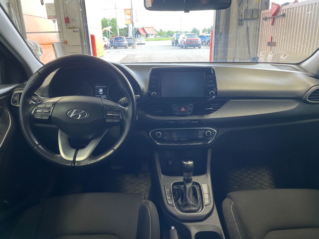 Hyundai Elantra GT  2018 à St-Jérôme, Québec - 12 - w1024h768px