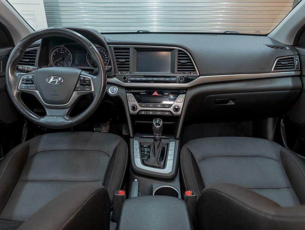 2017 Hyundai Elantra in St-Jérôme, Quebec - 11 - w1024h768px