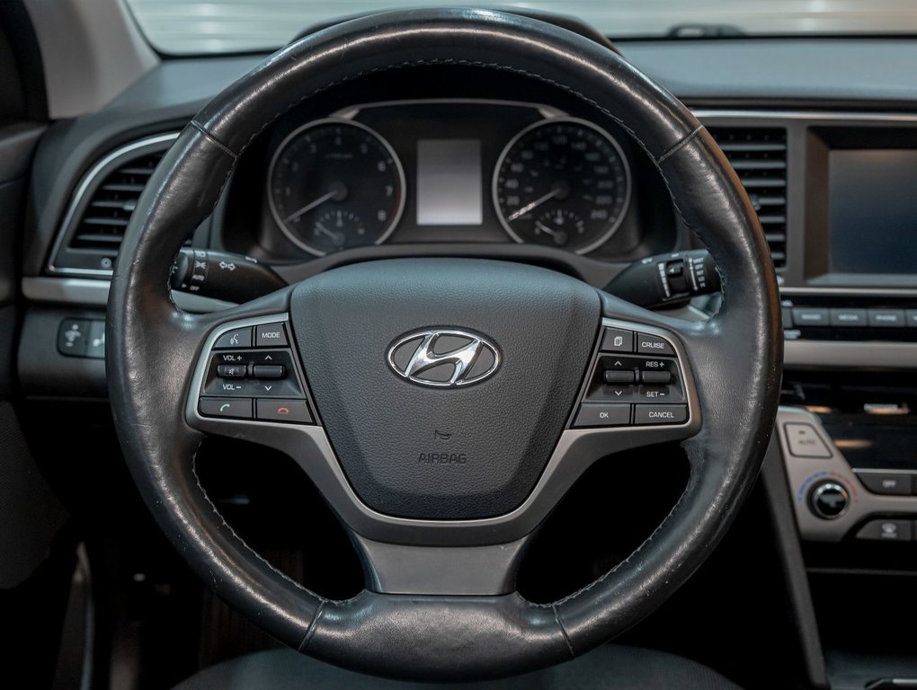 Hyundai Elantra  2017 à St-Jérôme, Québec - 12 - w1024h768px