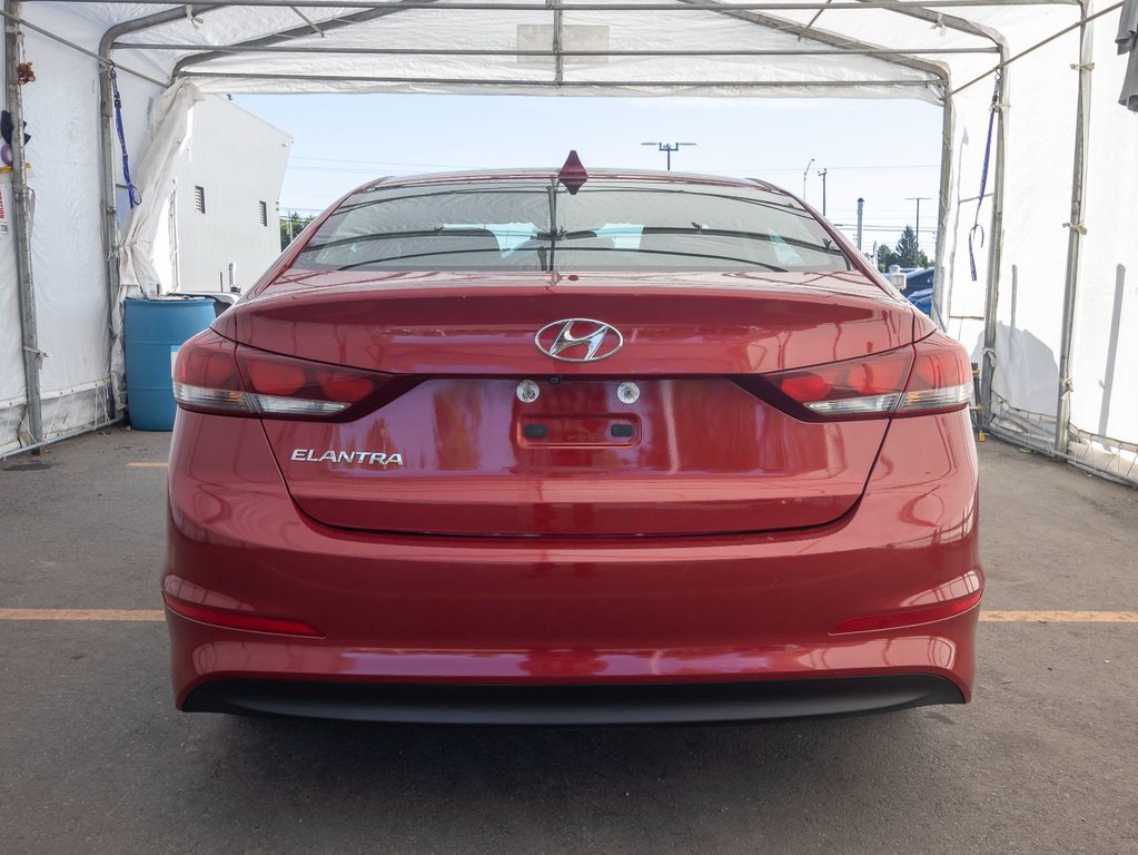 2017 Hyundai Elantra in St-Jérôme, Quebec - 8 - w1024h768px