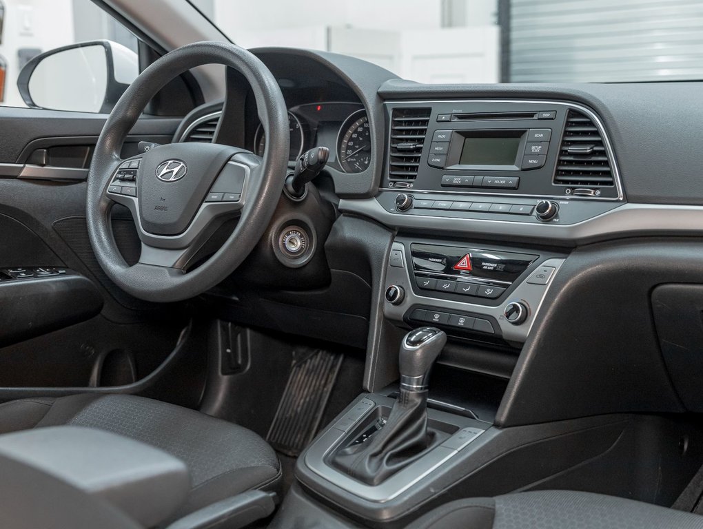 Hyundai Elantra  2017 à St-Jérôme, Québec - 22 - w1024h768px