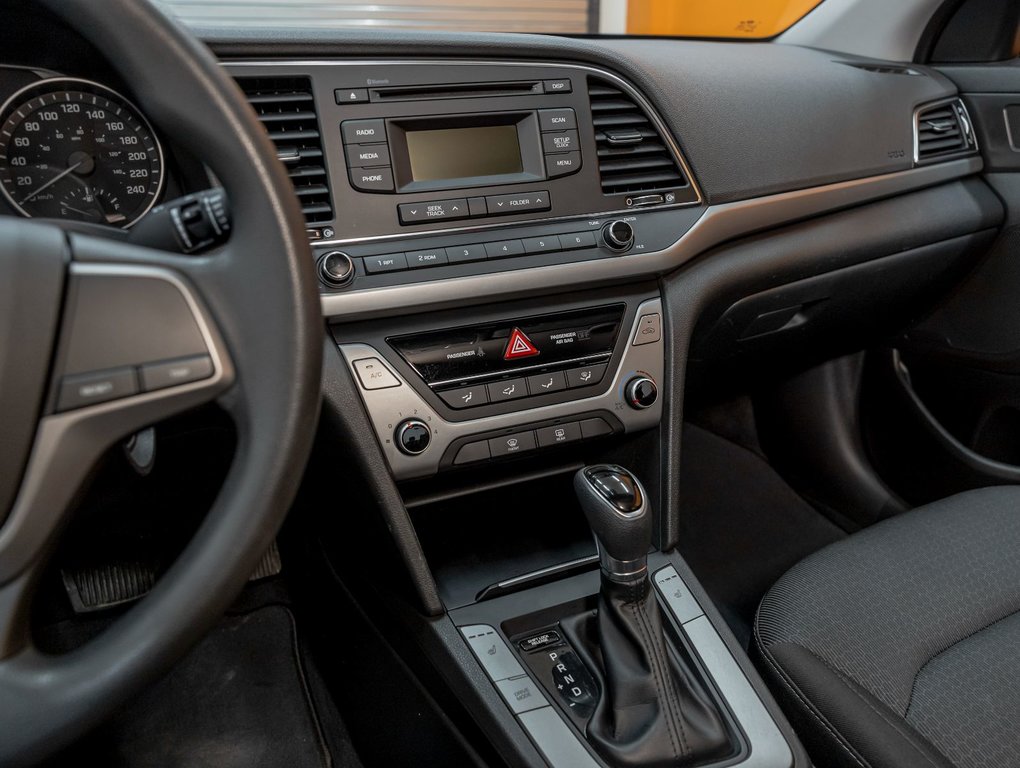 Hyundai Elantra  2017 à St-Jérôme, Québec - 16 - w1024h768px