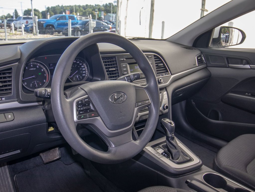 2017 Hyundai Elantra in St-Jérôme, Quebec - 3 - w1024h768px