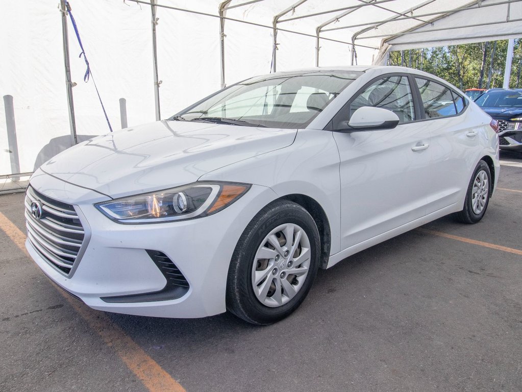 2017 Hyundai Elantra in St-Jérôme, Quebec - 1 - w1024h768px