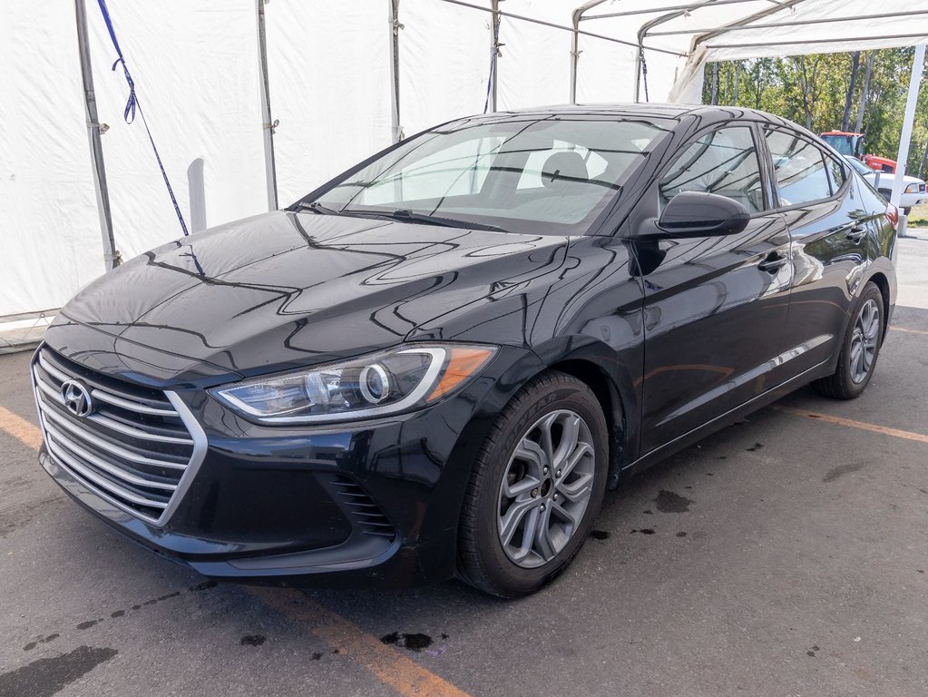 Hyundai Elantra  2017 à St-Jérôme, Québec - 1 - w1024h768px