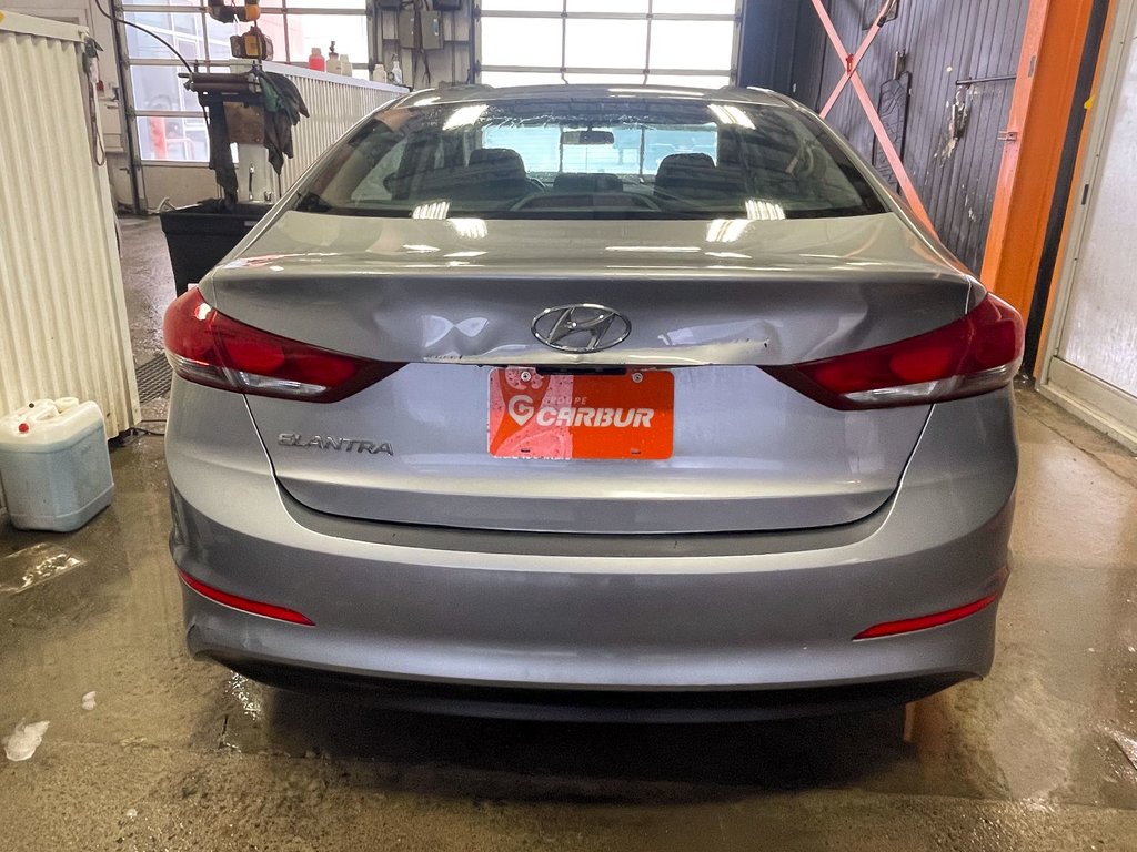 2017 Hyundai Elantra in St-Jérôme, Quebec - 6 - w1024h768px