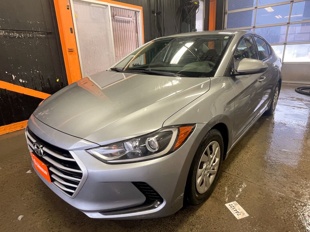 Hyundai Elantra  2017 à St-Jérôme, Québec - 1 - w1024h768px