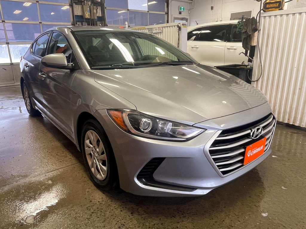 2017 Hyundai Elantra in St-Jérôme, Quebec - 9 - w1024h768px