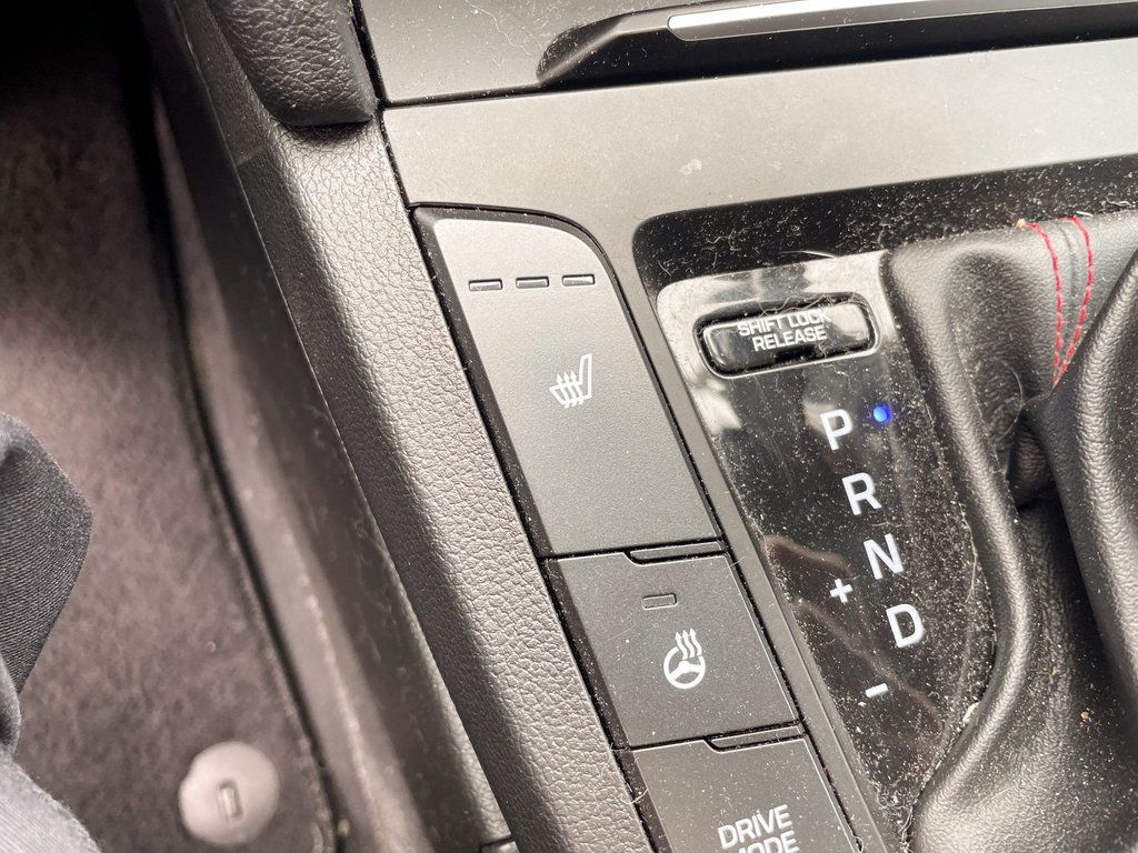 2018 Hyundai Elantra in St-Jérôme, Quebec - 13 - w1024h768px