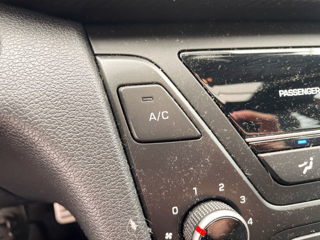 2018 Hyundai Elantra in St-Jérôme, Quebec - 16 - w1024h768px