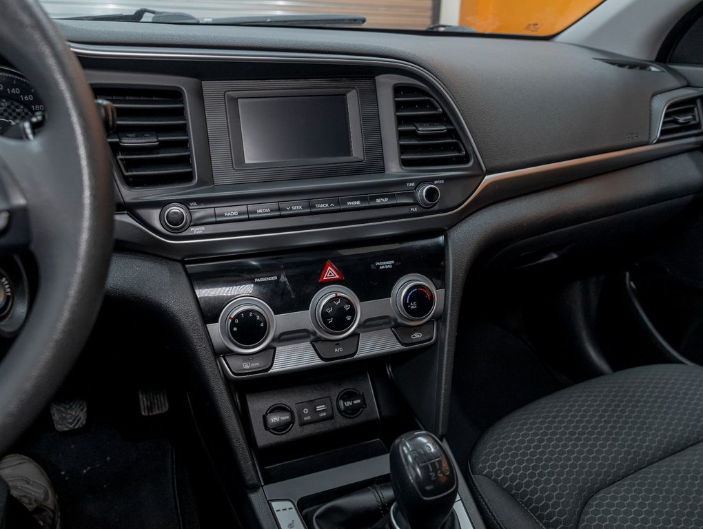 2019 Hyundai Elantra in St-Jérôme, Quebec - 17 - w1024h768px