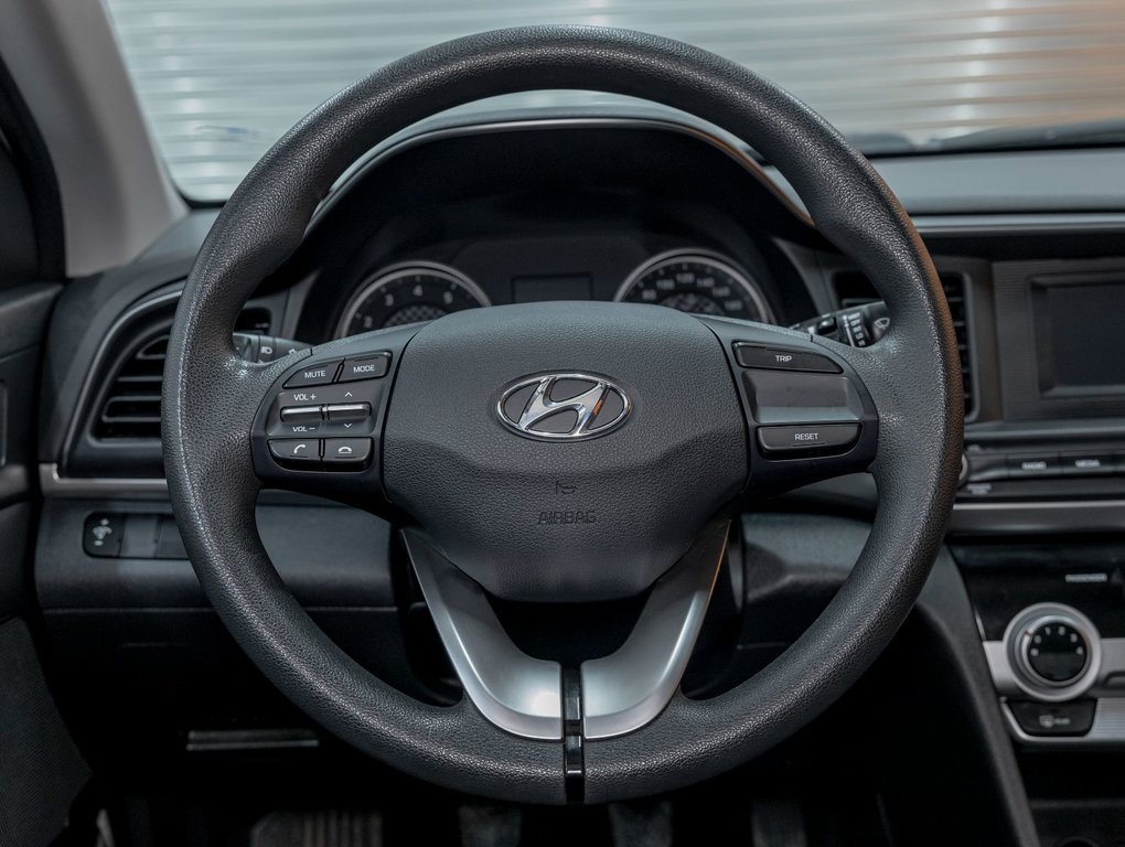 2019 Hyundai Elantra in St-Jérôme, Quebec - 12 - w1024h768px