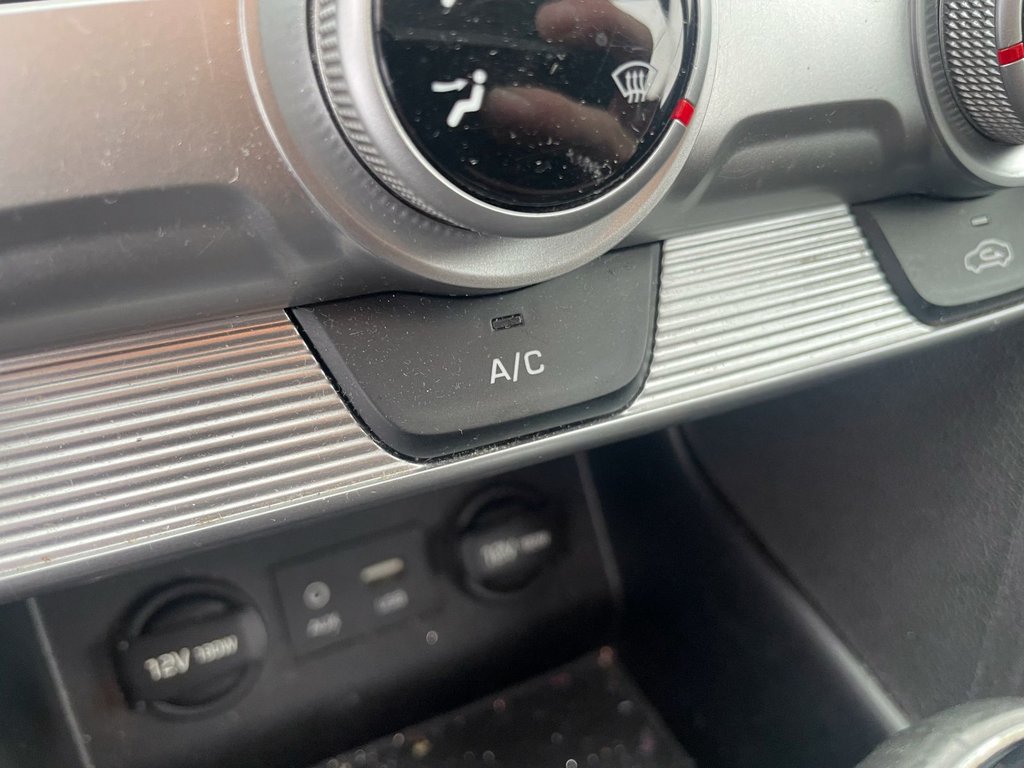 2019 Hyundai Elantra in St-Jérôme, Quebec - 14 - w1024h768px