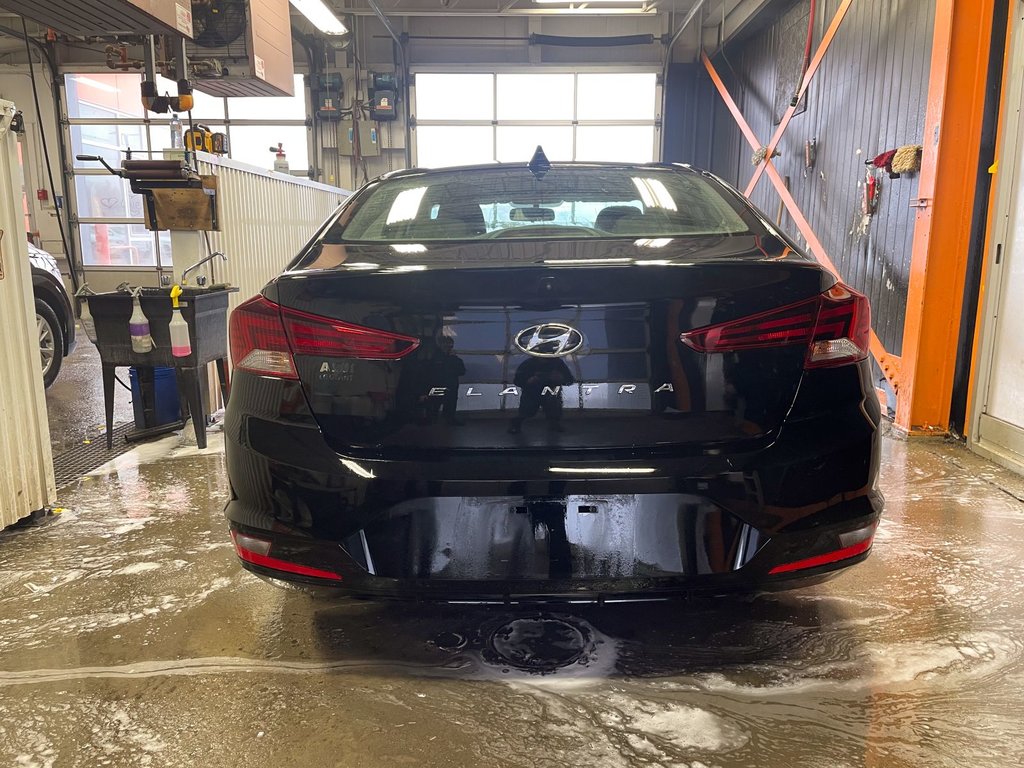 Hyundai Elantra  2020 à St-Jérôme, Québec - 6 - w1024h768px