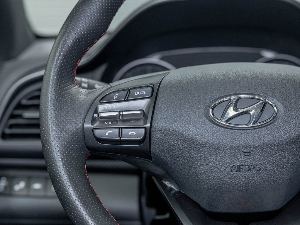 Hyundai Elantra  2020 à St-Jérôme, Québec - 15 - w1024h768px