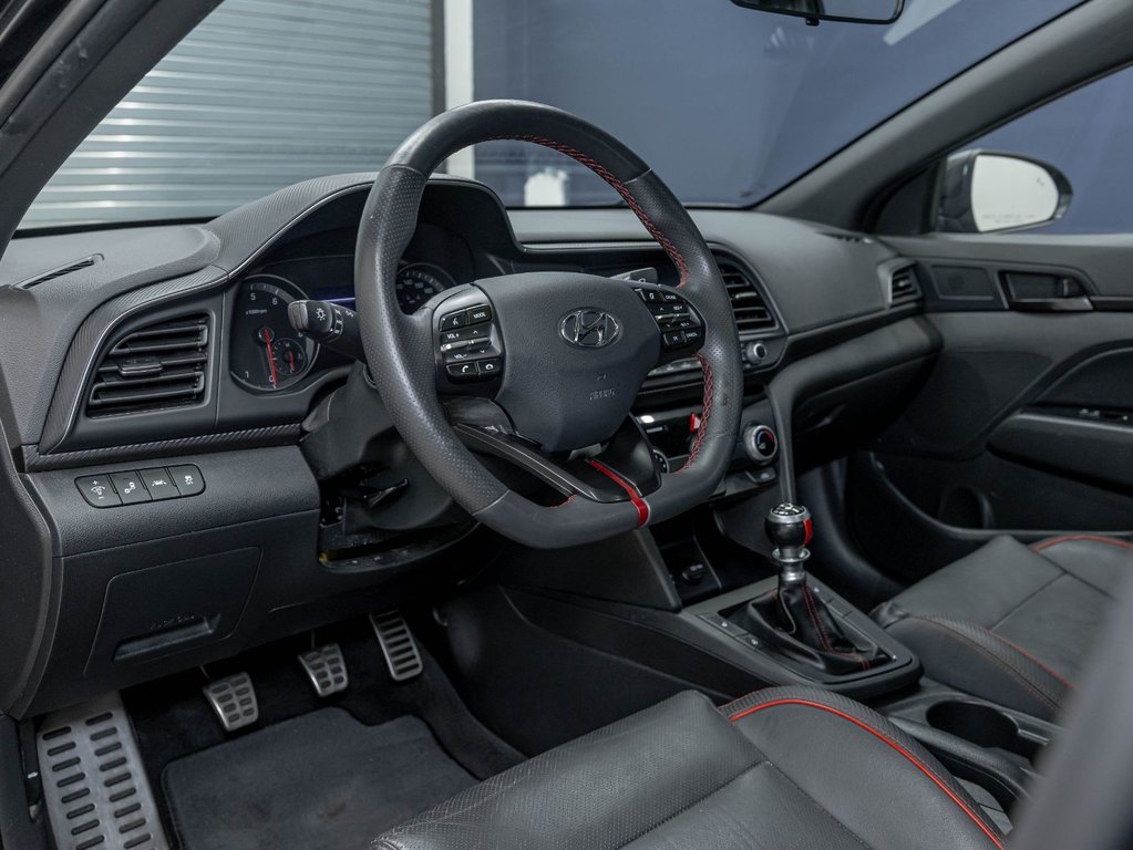 Hyundai Elantra  2020 à St-Jérôme, Québec - 2 - w1024h768px