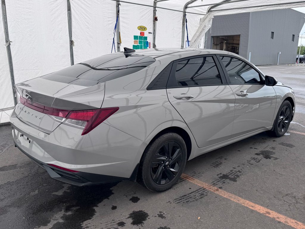 Hyundai Elantra  2022 à St-Jérôme, Québec - 8 - w1024h768px