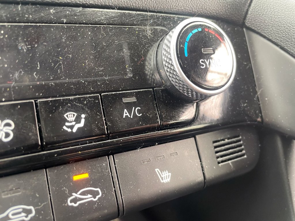 2023 Hyundai Elantra in St-Jérôme, Quebec - 14 - w1024h768px