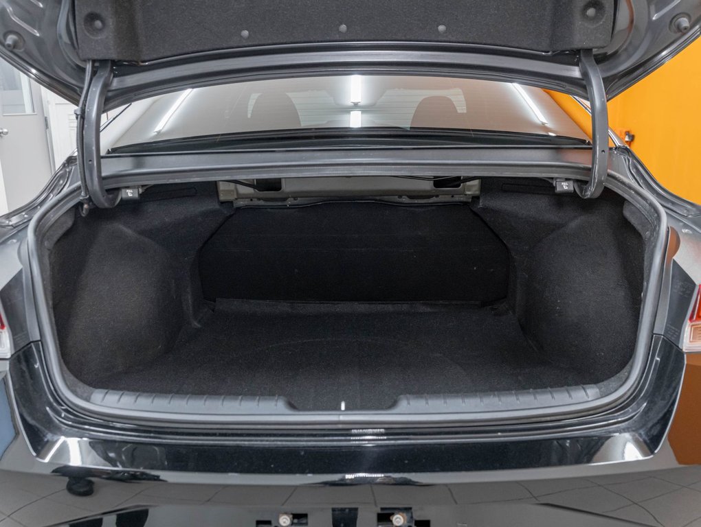 2023 Hyundai Elantra in St-Jérôme, Quebec - 29 - w1024h768px