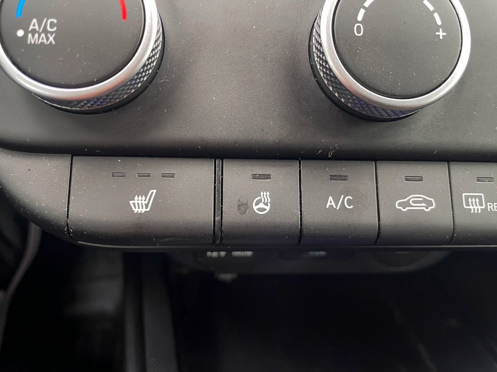 2024 Hyundai Elantra in St-Jérôme, Quebec - 12 - w1024h768px