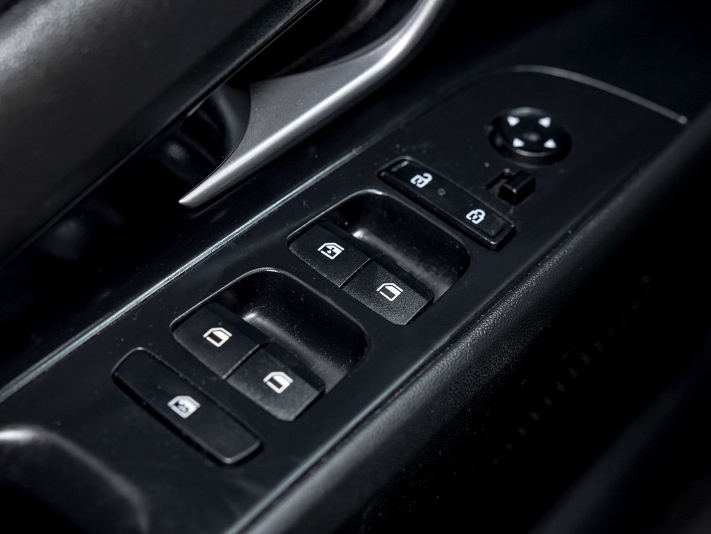 Hyundai Elantra  2024 à St-Jérôme, Québec - 26 - w1024h768px