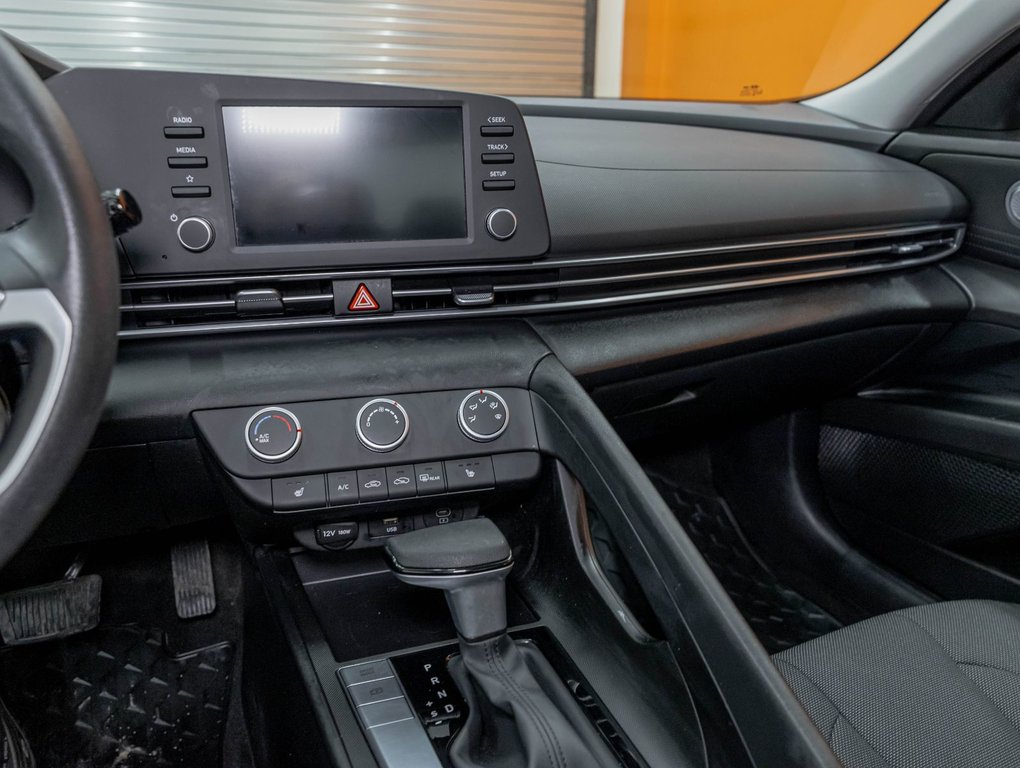 2024 Hyundai Elantra in St-Jérôme, Quebec - 18 - w1024h768px