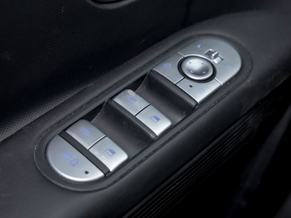 2022 Hyundai IONIQ 5 in St-Jérôme, Quebec - 23 - w1024h768px