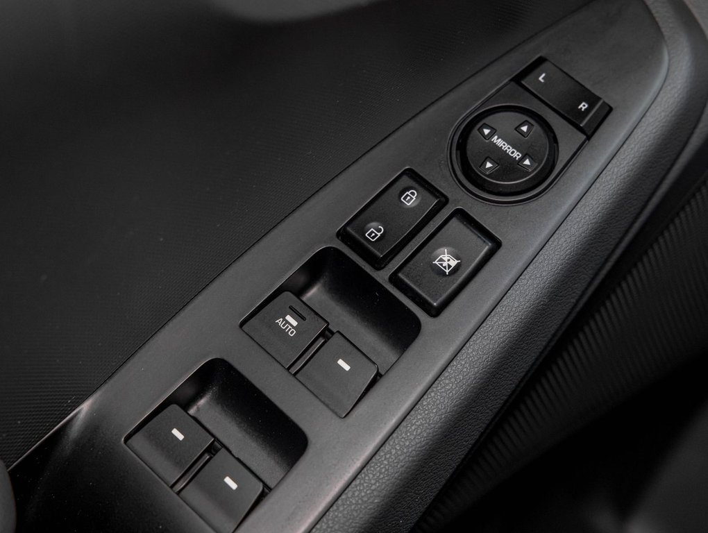 2017 Hyundai Ioniq Electric in St-Jérôme, Quebec - 24 - w1024h768px