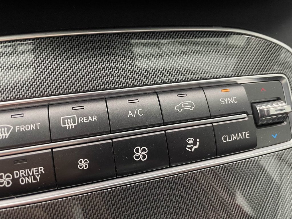 2021 Hyundai Santa Fe Hybrid in St-Jérôme, Quebec - 16 - w1024h768px